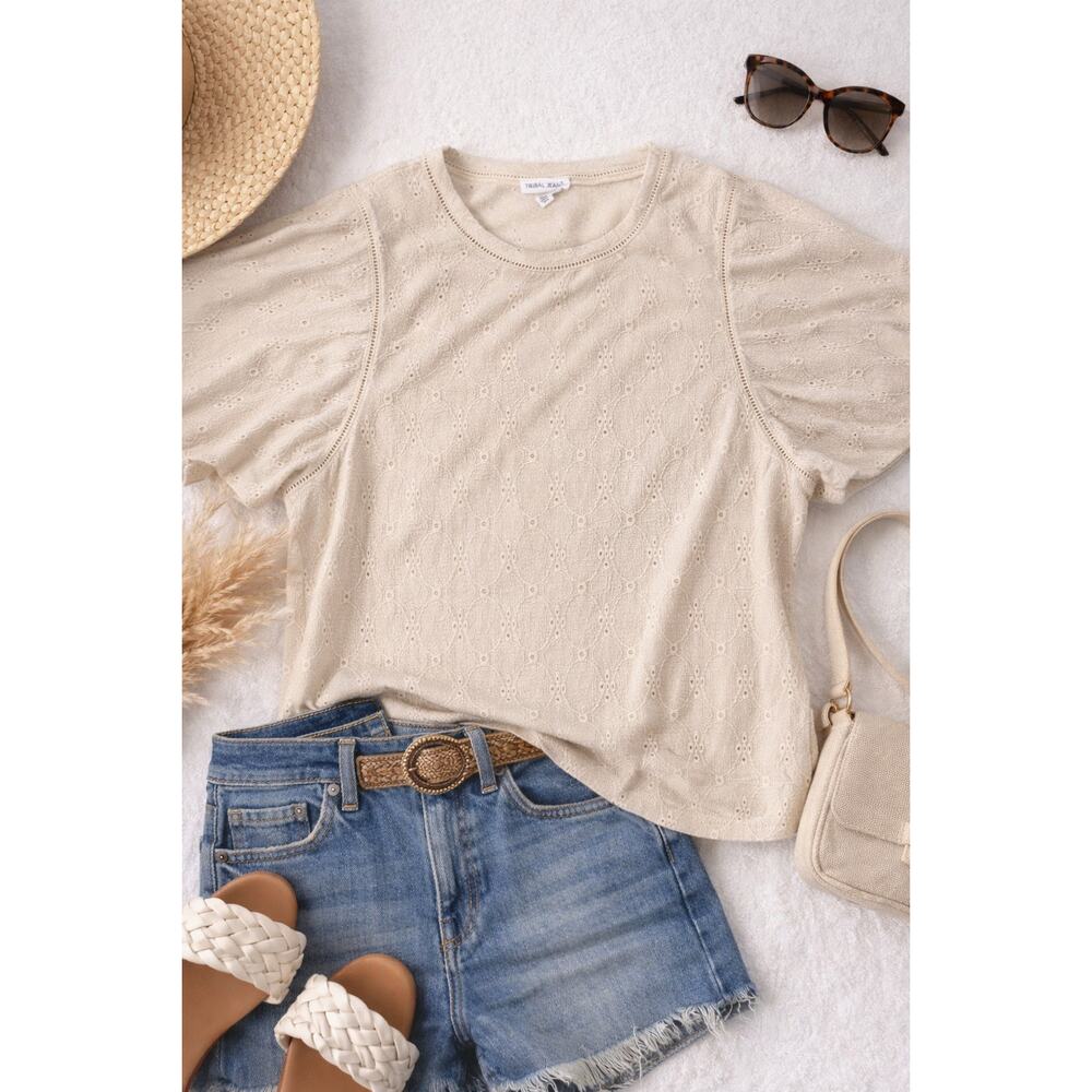 Tribal Jeans Women’s Medium Cream Eyelet Textured Short Sleeve Top